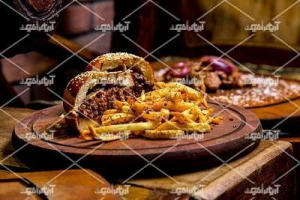 عکس غذای برگر فرانسوی با سیب زمینی